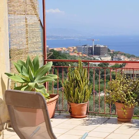 Casa Sperone - Ospedale Papardo Apartmán *